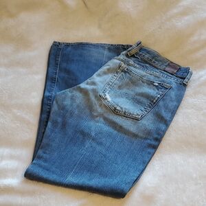 🟦 Luck Brand Sweet N Low Destressed Jeans